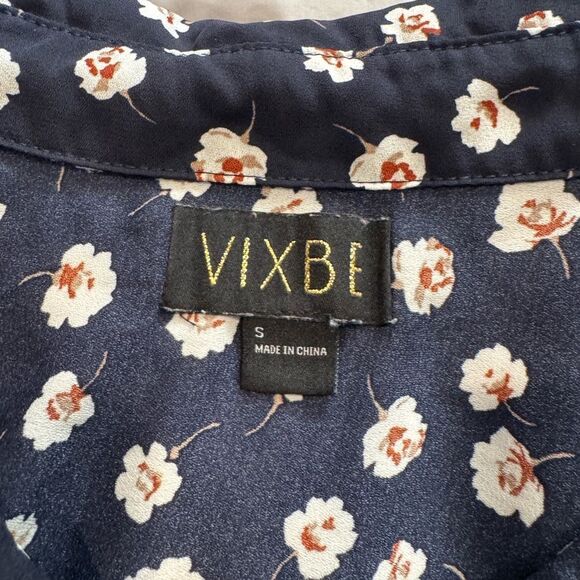 VIXBE Floral Navy Women's Top in size small - Picture 7 of 8
